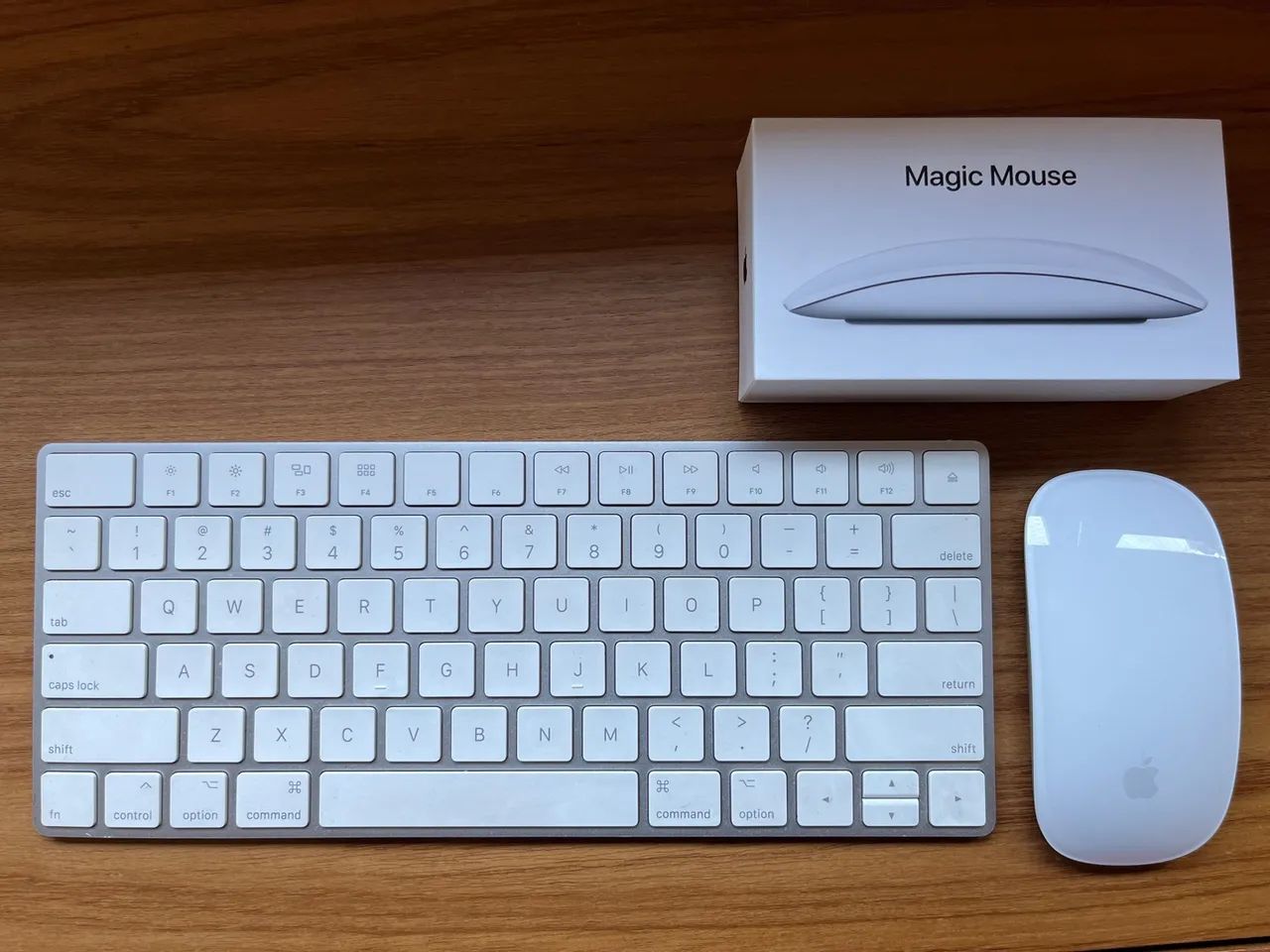 Desktop iMac 21.5 polegadas com teclado e mouse da Apple - Foto 4