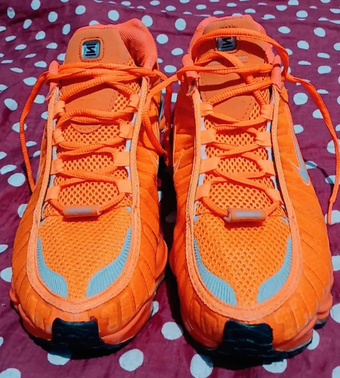 Tênis Laranja Esportivo - Conforto e Estilo!