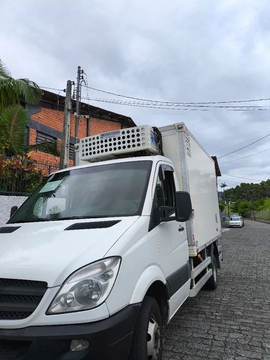 Caminhão Baú Mercedes-Benz Sprinter - Foto 2
