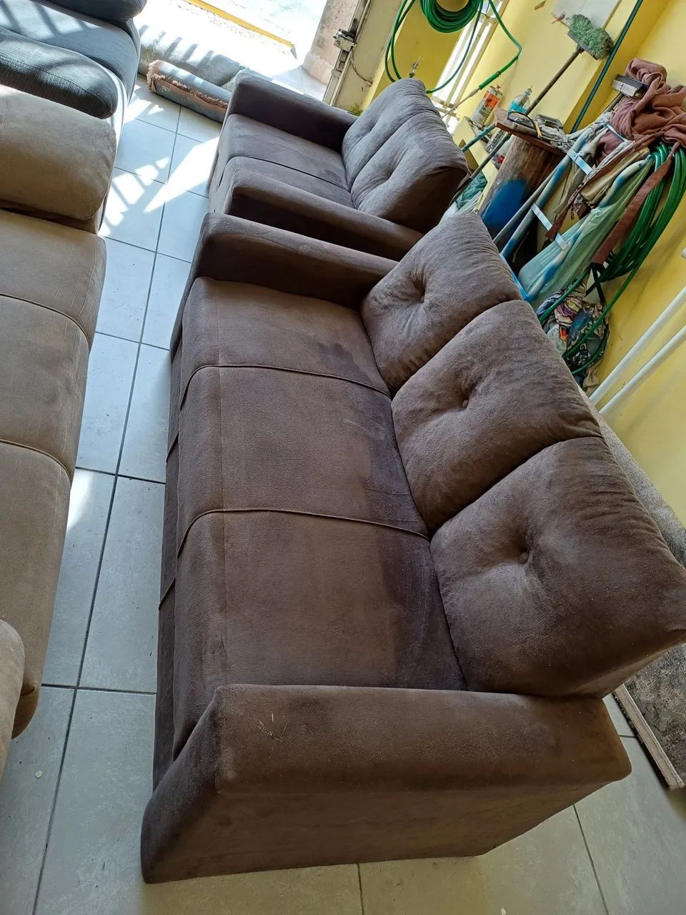 Sofá  marrom aconchegante