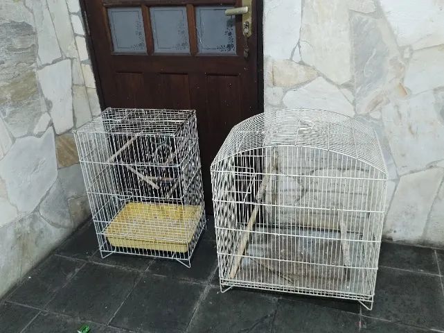Vendo 2 gaiolas grandes para calopsitas e periquito  - Foto 2