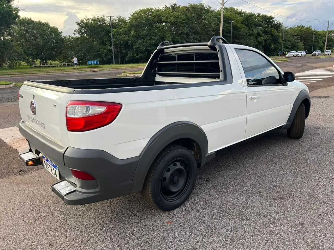 Fiat Strada Hard Working 1.4 Flex - Foto 2