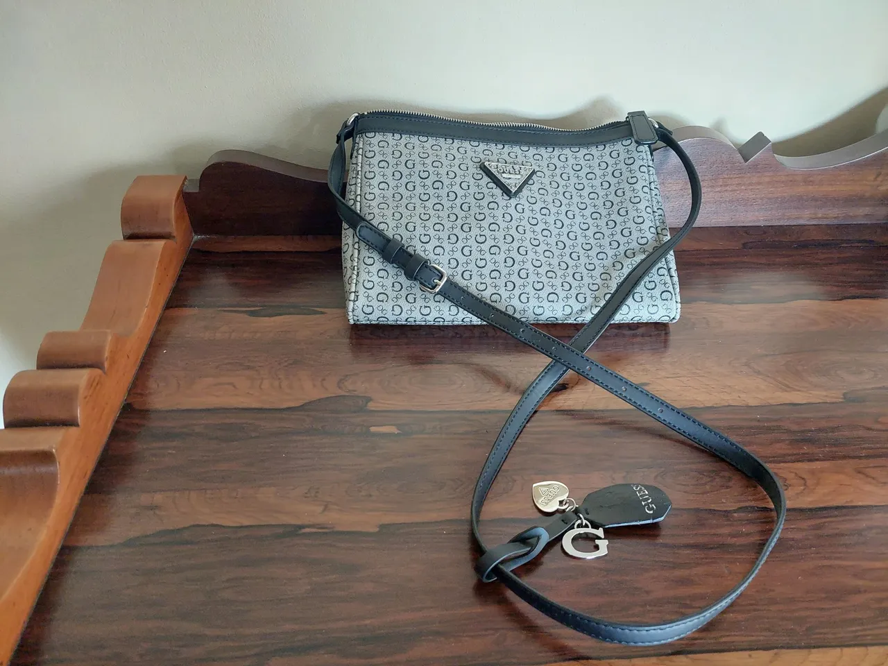 Bolsa Guess Original - Linda e Elegante