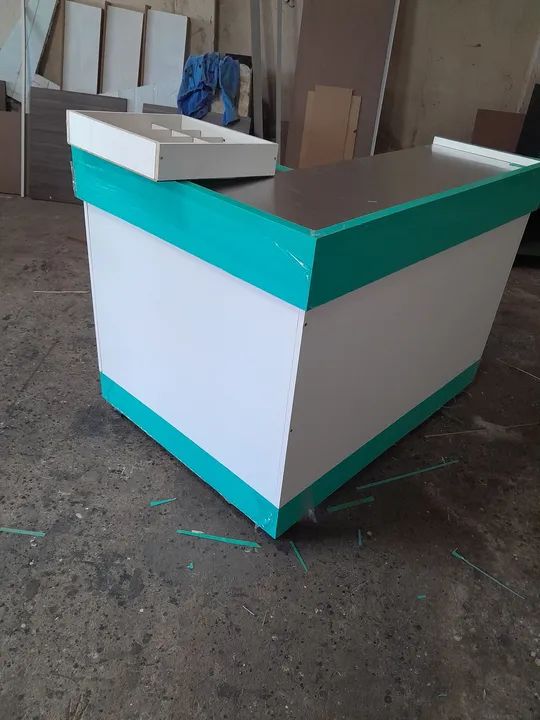 Balcão comercial em ótimo estado