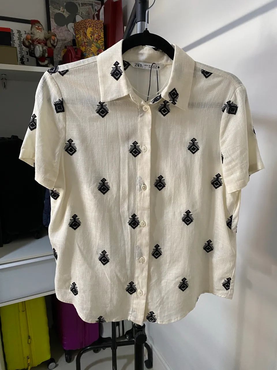 Camisa Zara com bordados 