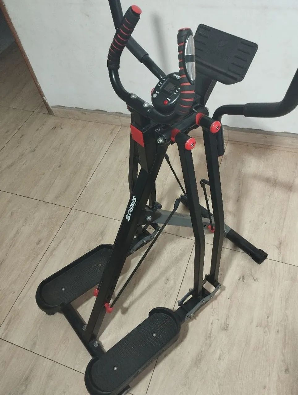 Vendo Elíptico simulador de caminhada semi novo - Foto 4