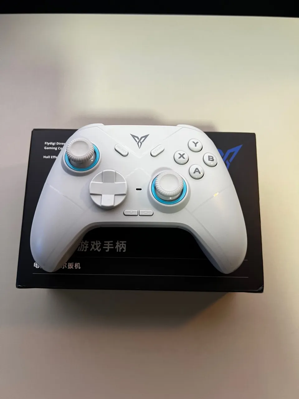 Controle Flydigi Direwolf com Hall Effect