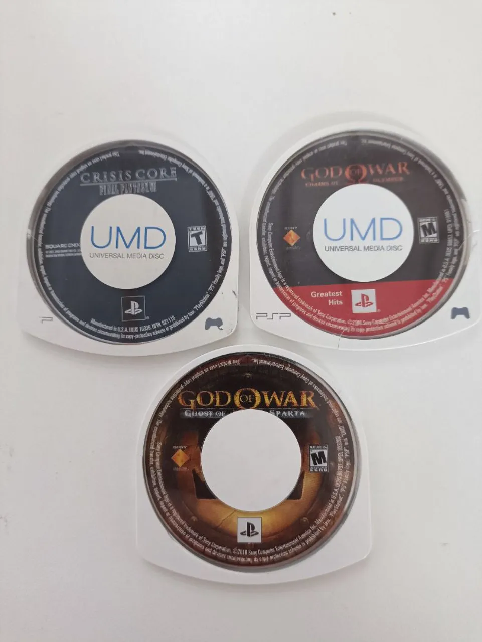 3 jogos de PSP - God of War, God of War Ghost of Sparta e Crisis Core Final Fantasy VII