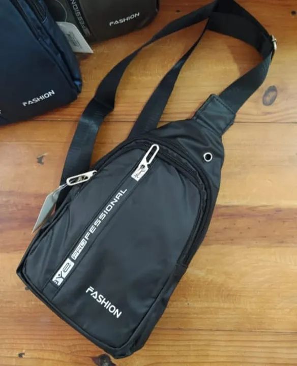 Mini mochila transversal pra celular e pequenos objetos