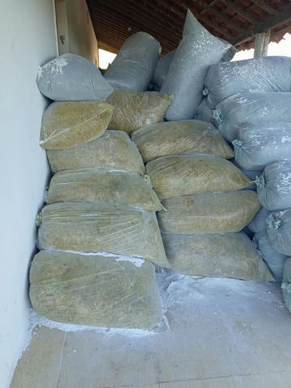 Vendo silo de ? de qualidade com milho misturado  - Foto 3