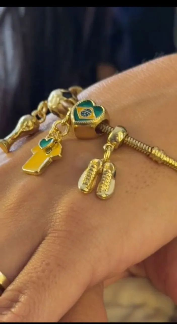 Pulseira em Moeda/Banhada/Envernizada Copa do Mundo com Berloques  - Foto 4