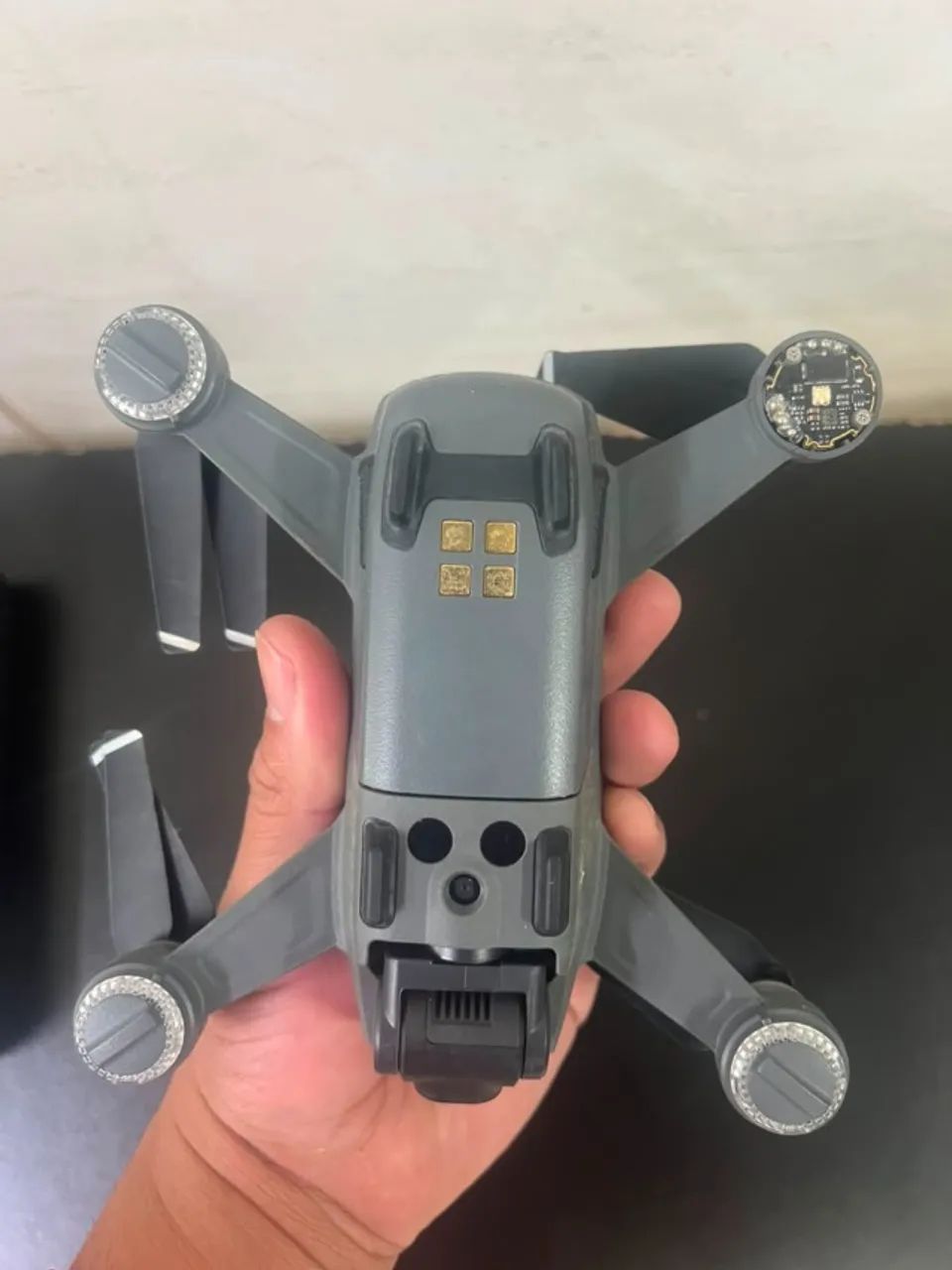 VENDO DRONE SPARK DJI ( PRECISA ATUALIZAR A CONEXAO DO CONTROLE COM O DRONE) - Foto 4