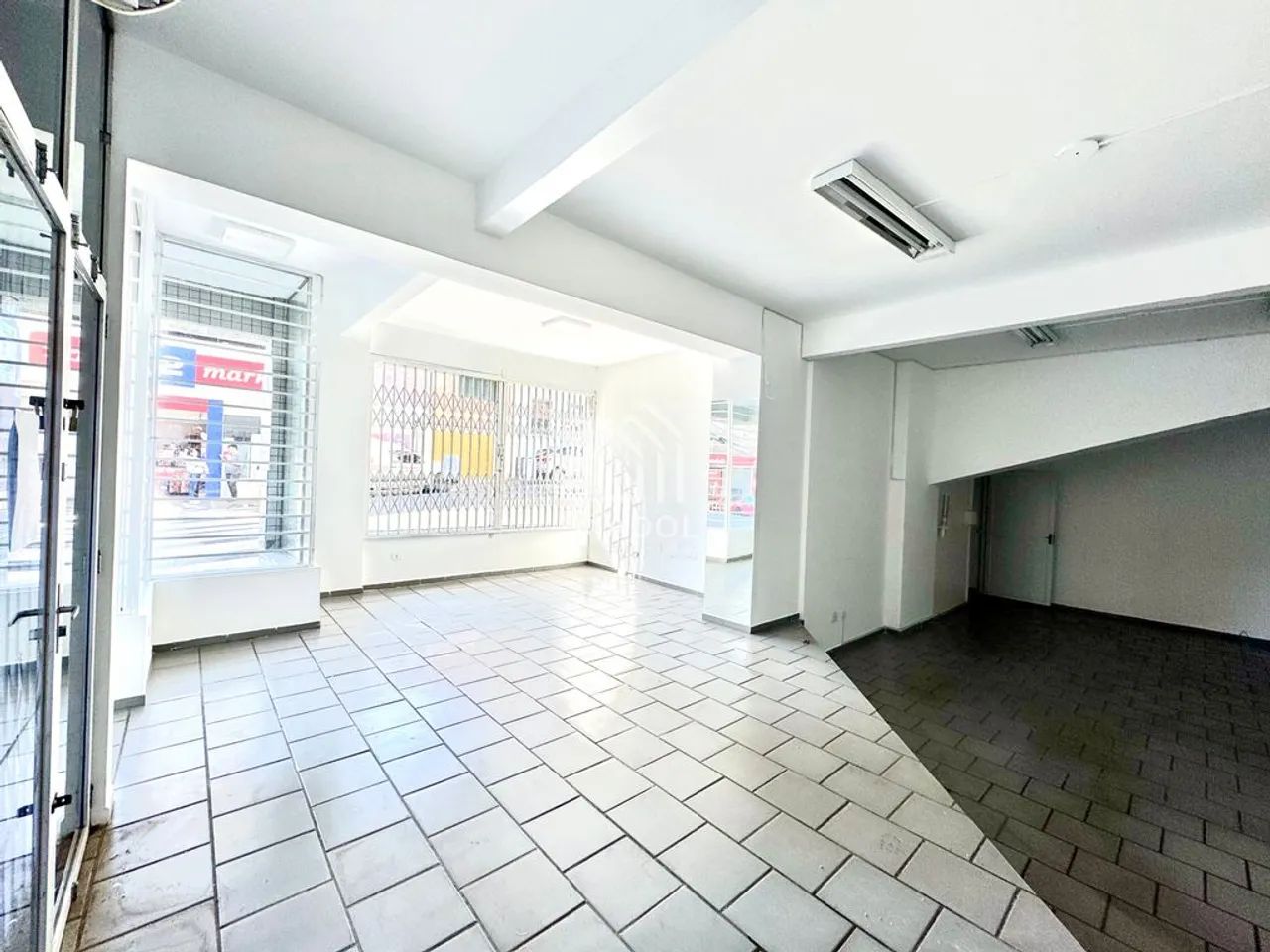 Sala comercial de esquina para locação | Centro | R$ 3.800,00 - Foto 3
