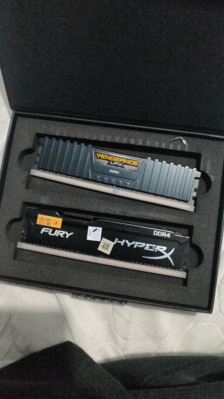Memória Ram 2x8GB DDR4 2400mhz Hyperx e Vengeance