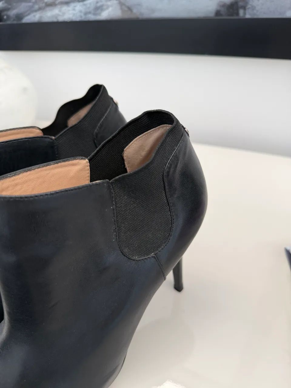 Bota Guess Original - Couro Preto - Excelente Estado - Foto 5