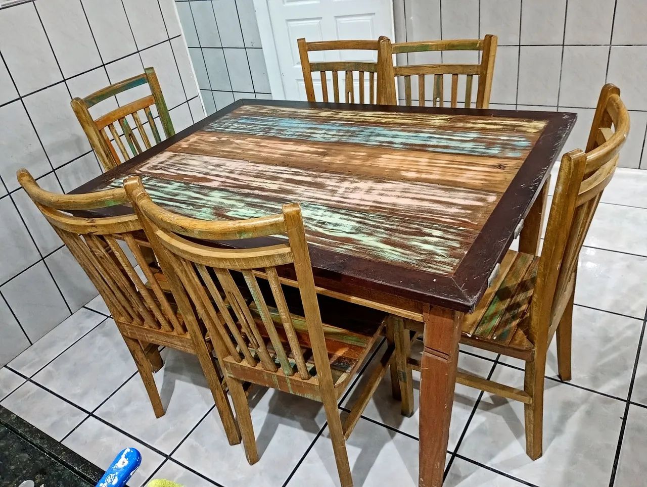 Vende-se uma mesa com 06 cadeiras $800.00 - Foto 3