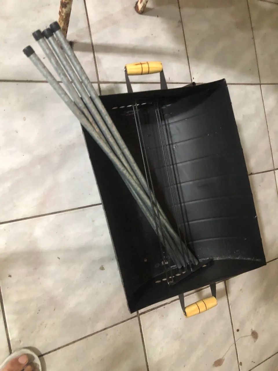 Churrasqueira de carvão grande em aço Carbono com grelha inclusa - Foto 5