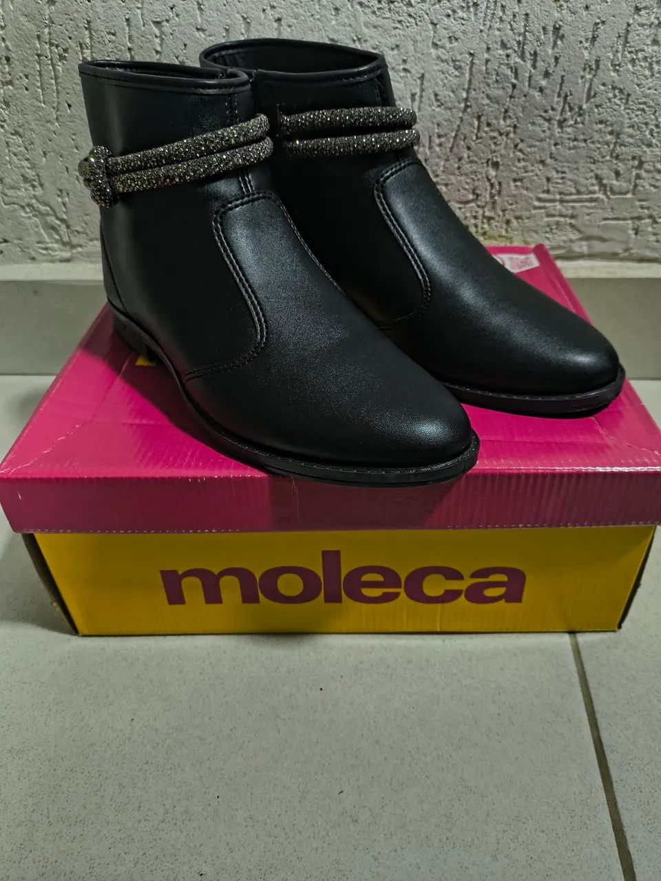 Bota num 37 moleca 