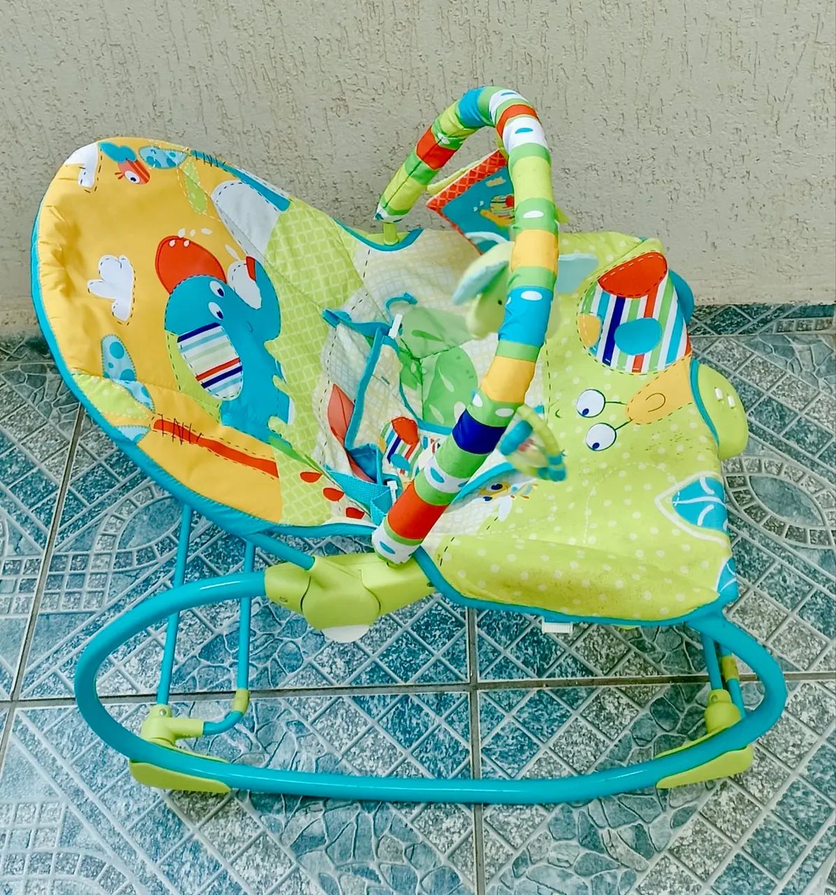 Cadeirinha de balanço musical e vibratório  - Foto 3