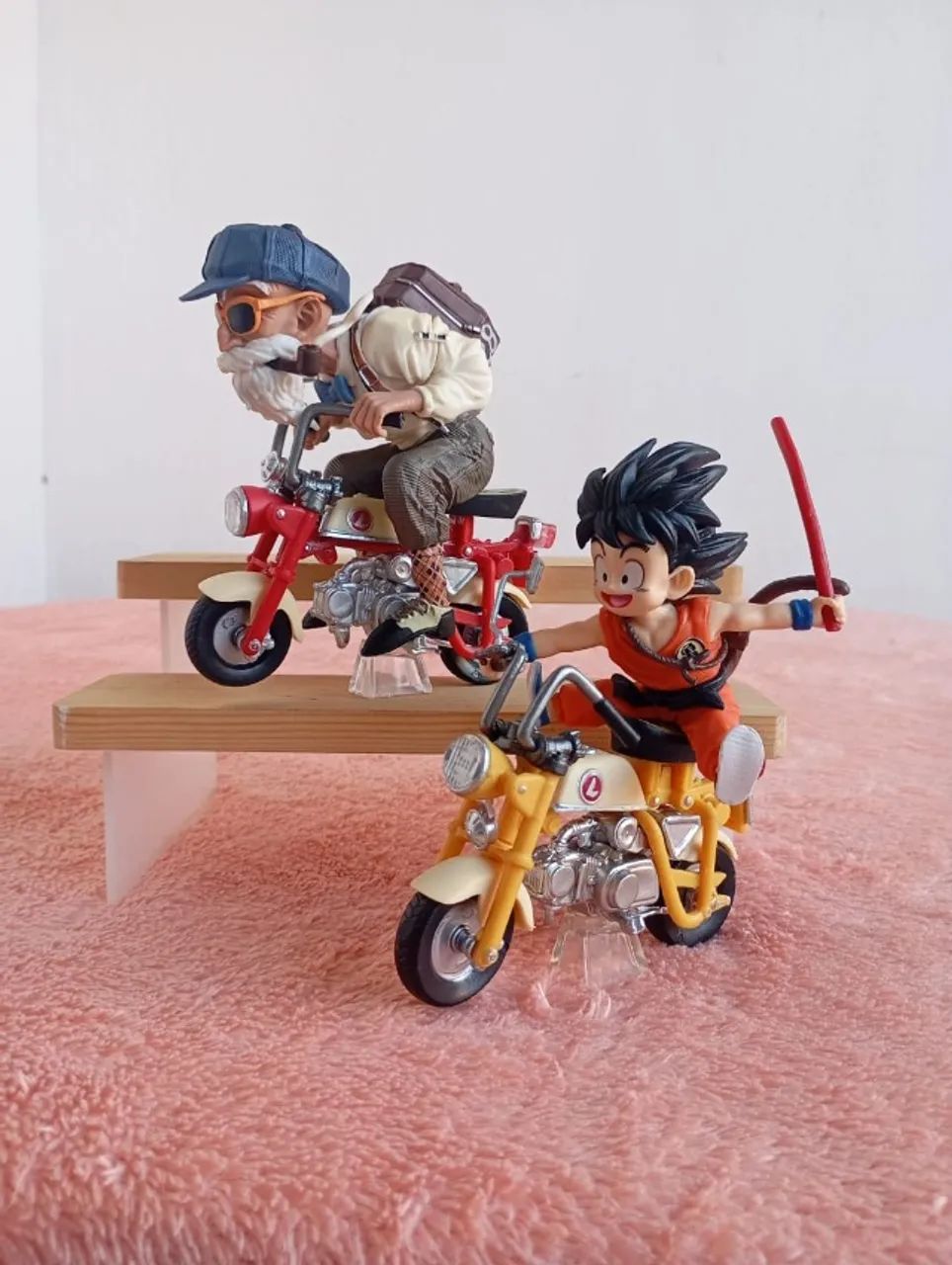 Dragon Ball - Goku e Mestre Kame na moto