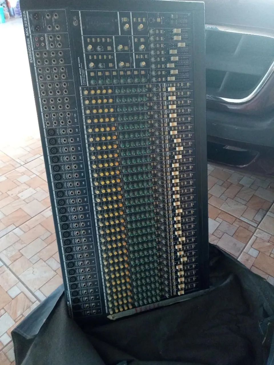 Mesa de som grande