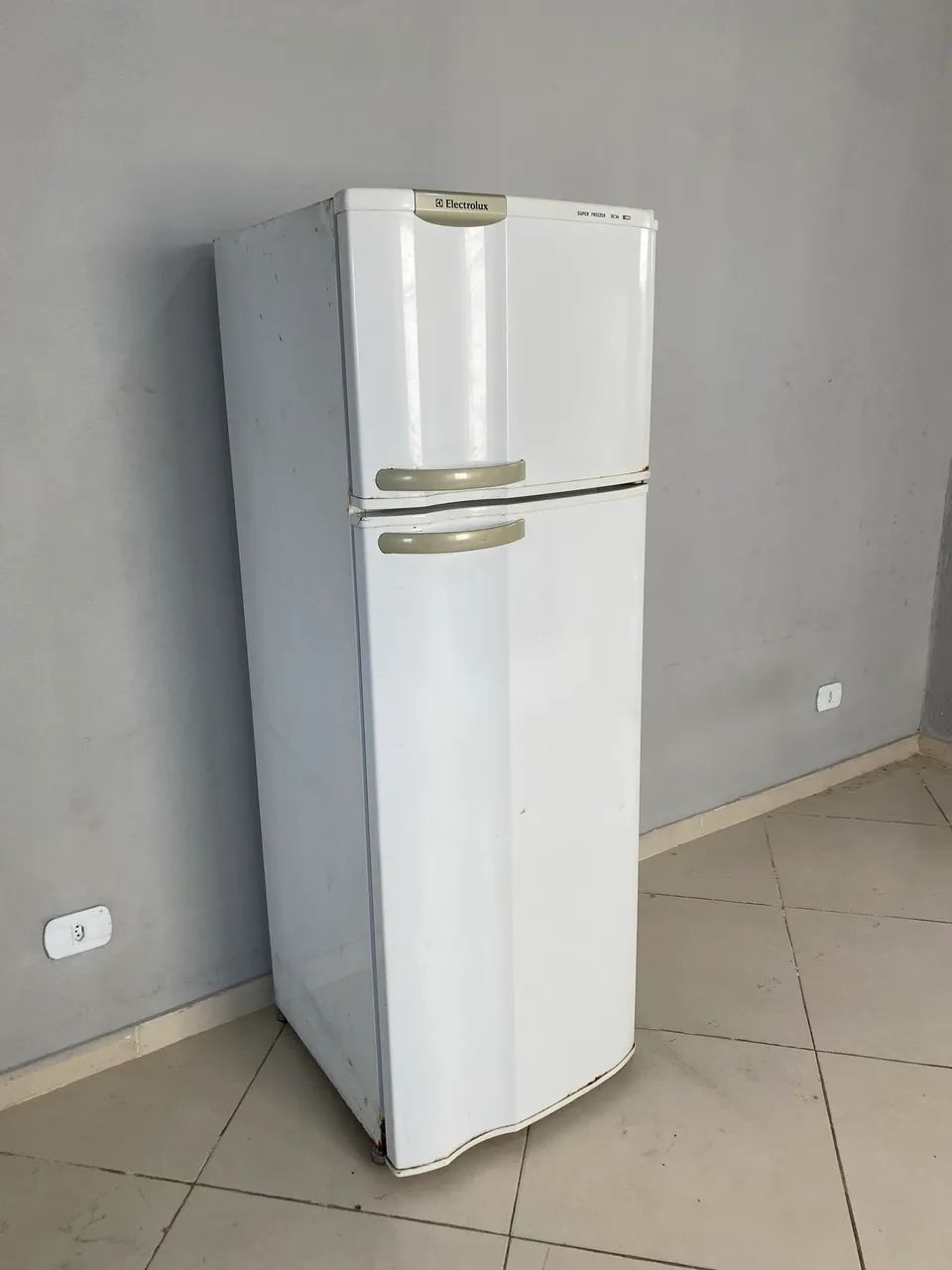 Vendo geladeira eletrolux  - Foto 4