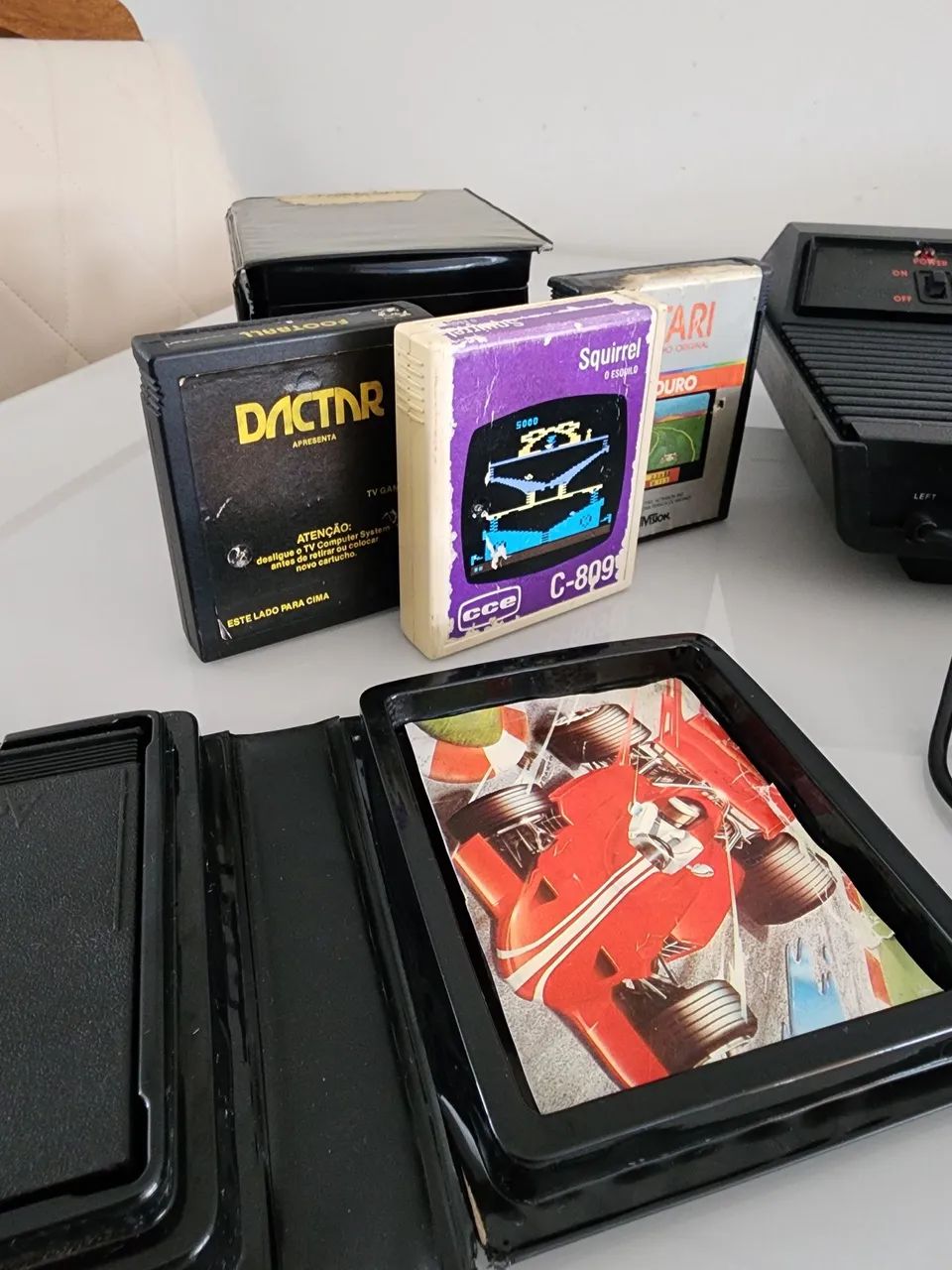 Vendo ou troco Atari 2600 + 4 jogos + 2 controles - Foto 2
