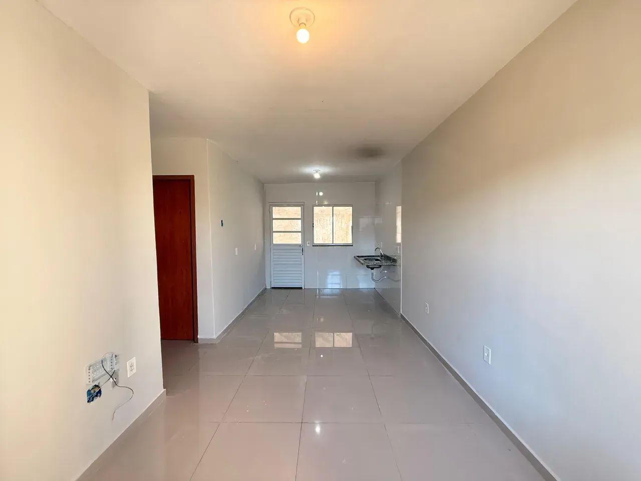 CASA NOVA  2/4 COM SUITE - CONDOMINIO ATHENAS