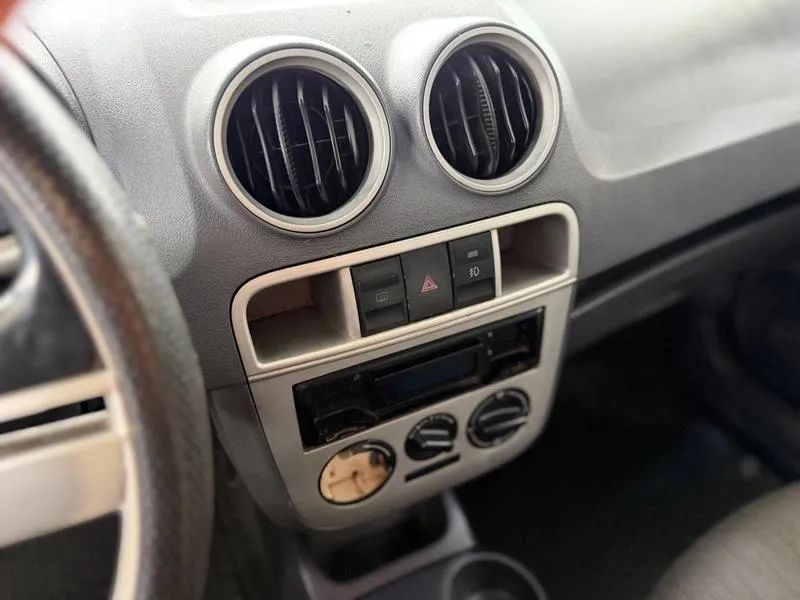 Volkswagen Gol City 1.6 MI 8V 4P (álcool), foto 17 de 17
