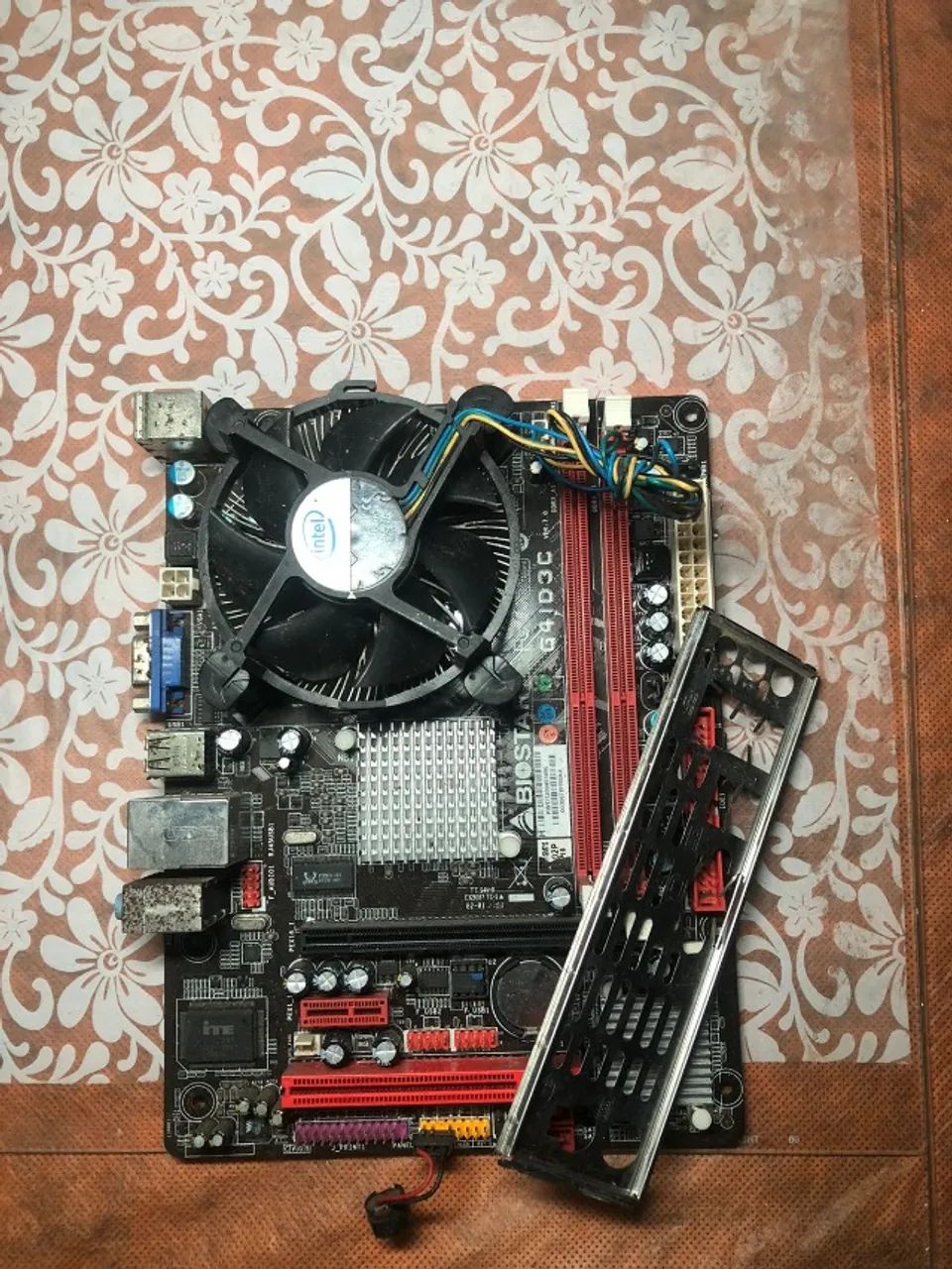 PLACA MÃE BIOSTAR!