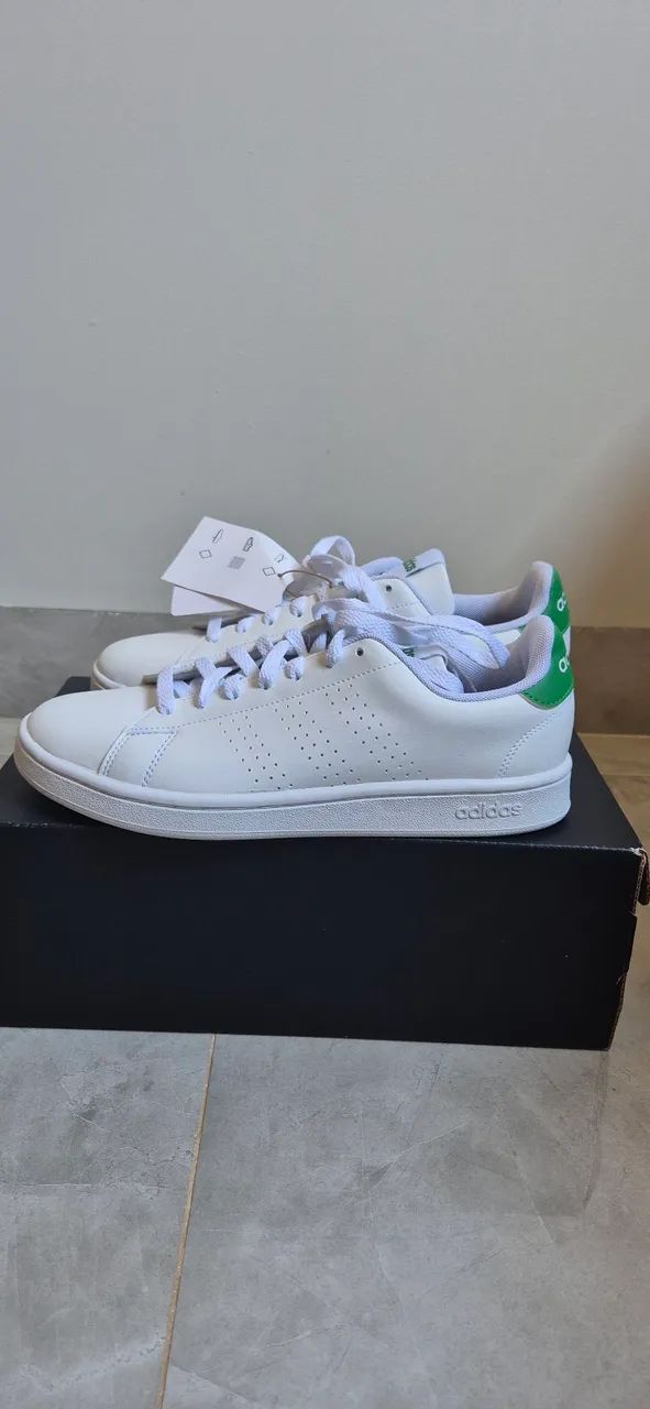 Tênis adidas advantage