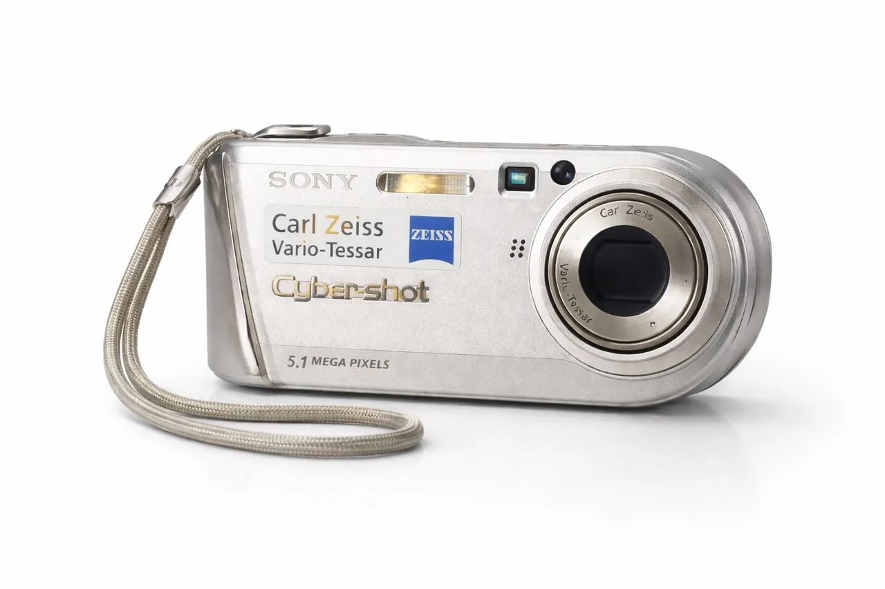 Câmera Digital Sony Cyber-shot DSC-P100 MPEG Movie VX 