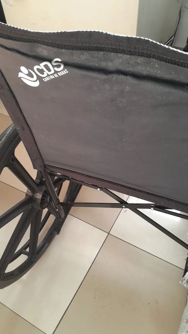 Cadeira de rodas usada ótimo estado 