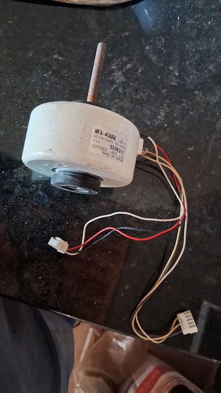 Motor evaporadora Fujitsu modelo MFA-40ARA usado 