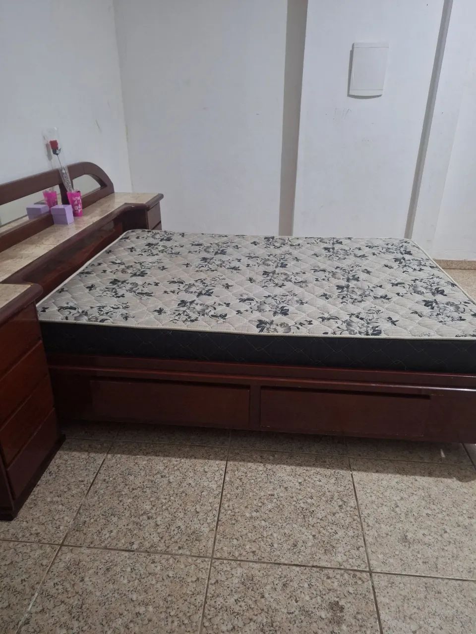 Vende-se cama com espelho - Foto 4