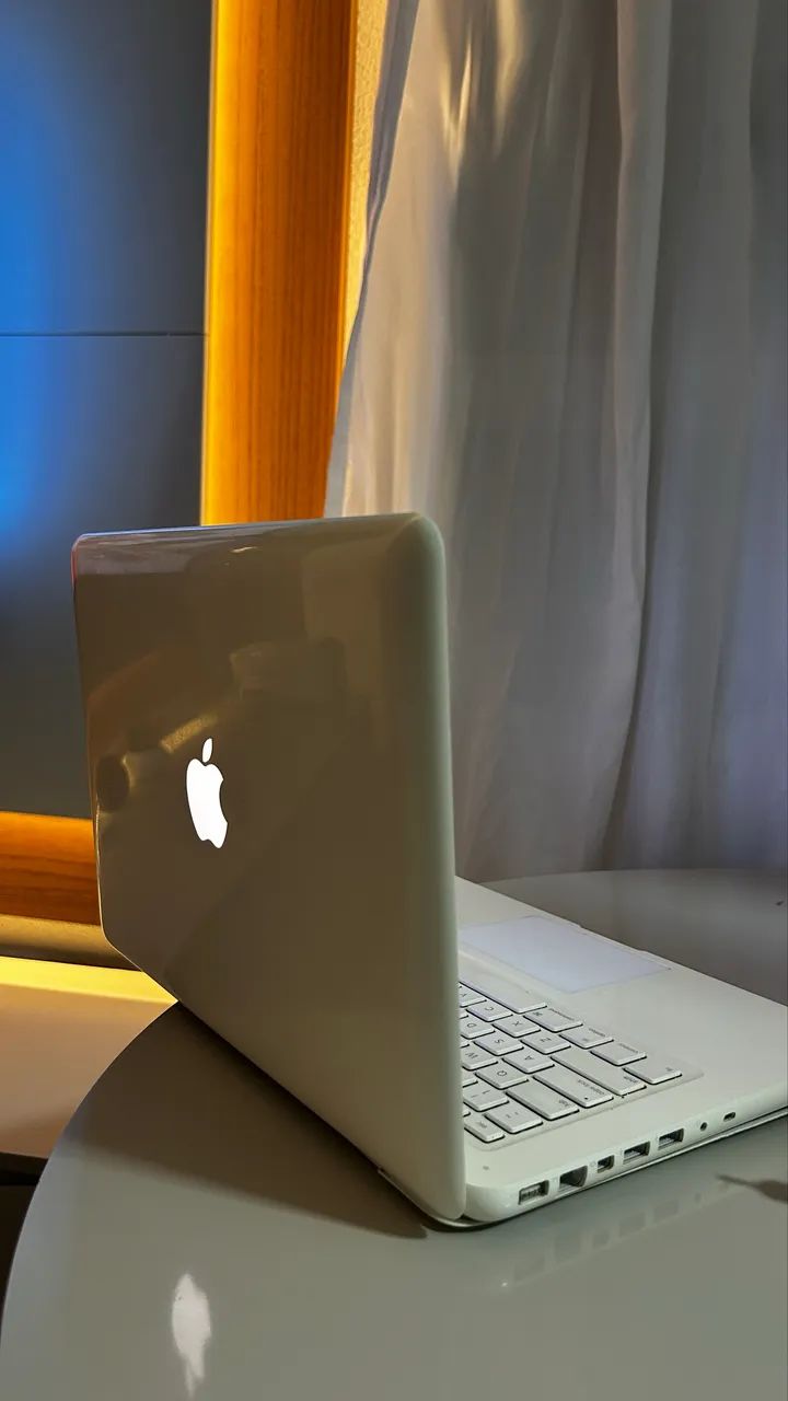 Apple MacBook com SSD | Bateria e Carregador Novos