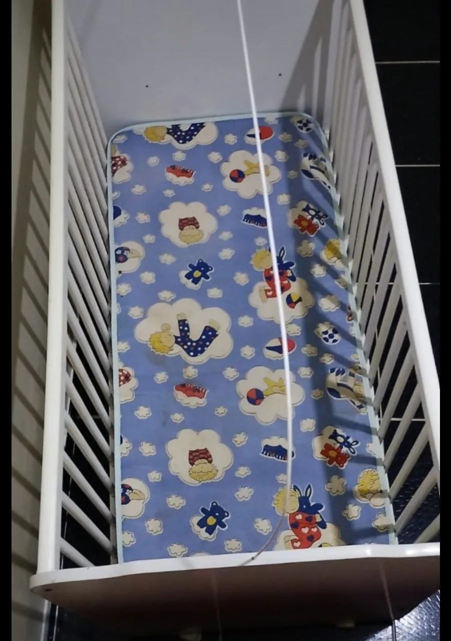 Vendo Berço Infantil com Colchão R$300,00 - Foto 3