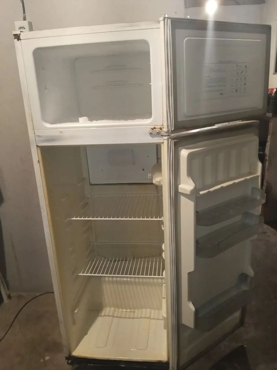 Geladeira Esmaltec 
