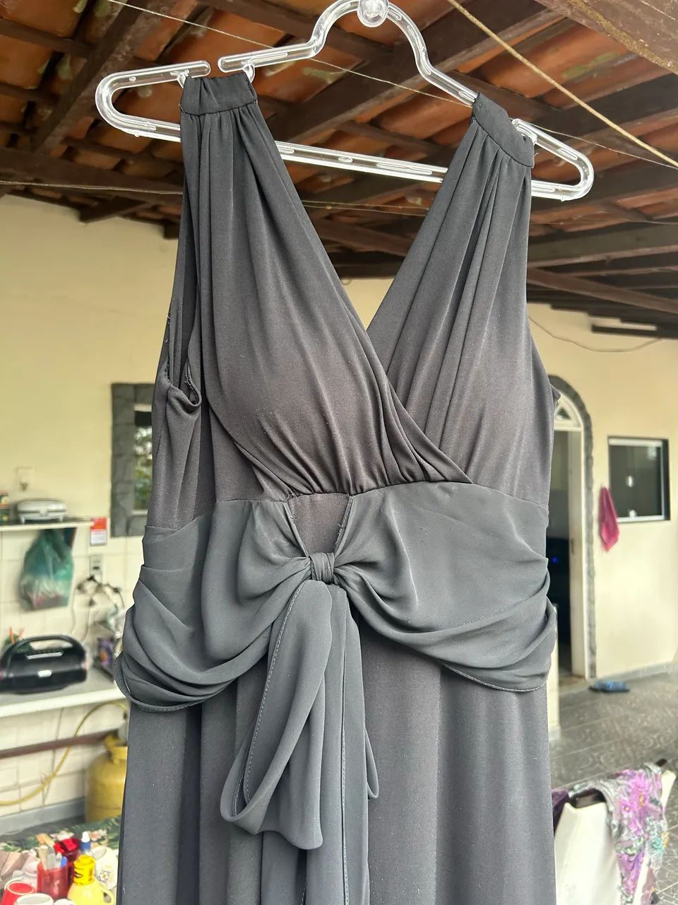 Vestido Longo Cinza-Chumbo com Xale de Renda - Foto 5