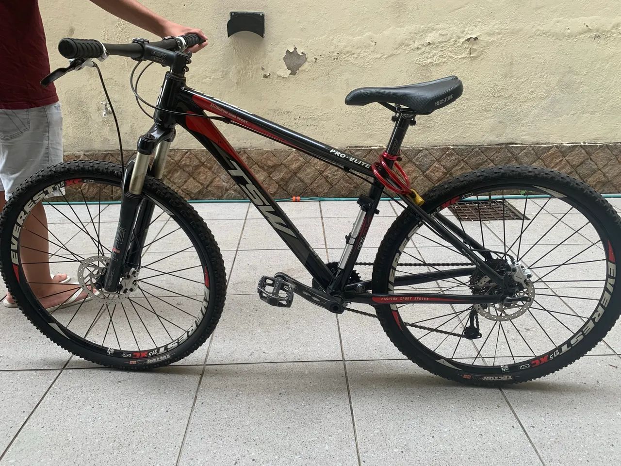 BICICLETA EM ÓTIMO ESTADO  PRONTA PARA PEDALAR! - Foto 2