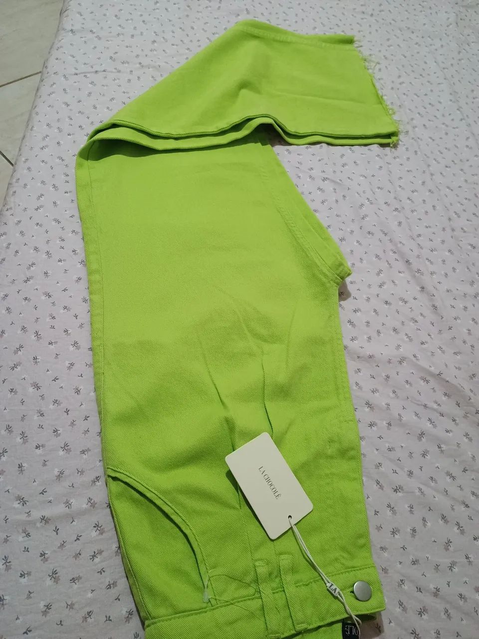 Calça nova para pessoa alta 