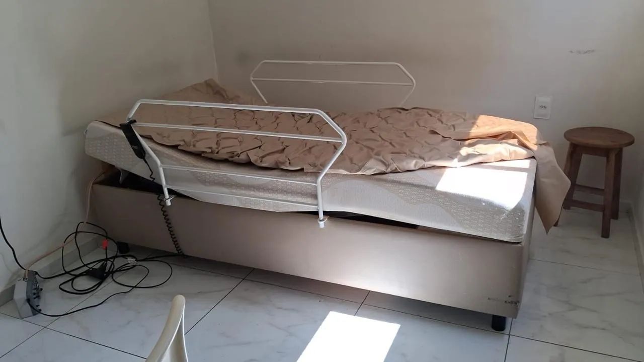 Cama hospitalar motorizada  - Foto 3