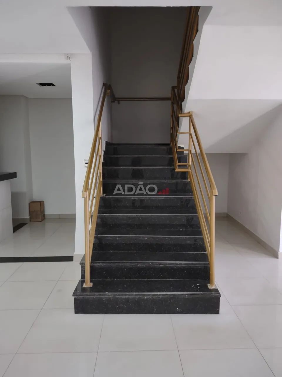 GALPÃO COMERCIAL ESPAÇOSO COM SETOR DE ARMAZENAGEM - Foto 4