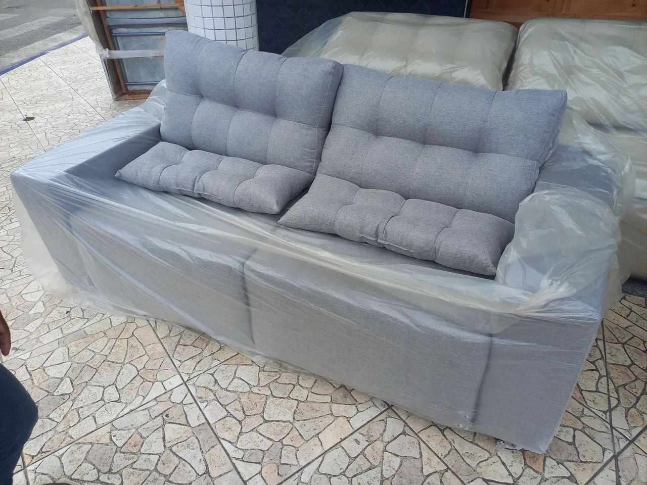 Sofá retrátil com tecido em linho - Foto 2