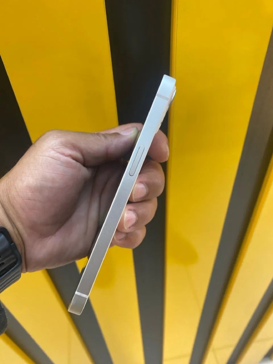 iPhone 13 256GB Branco  - Foto 3