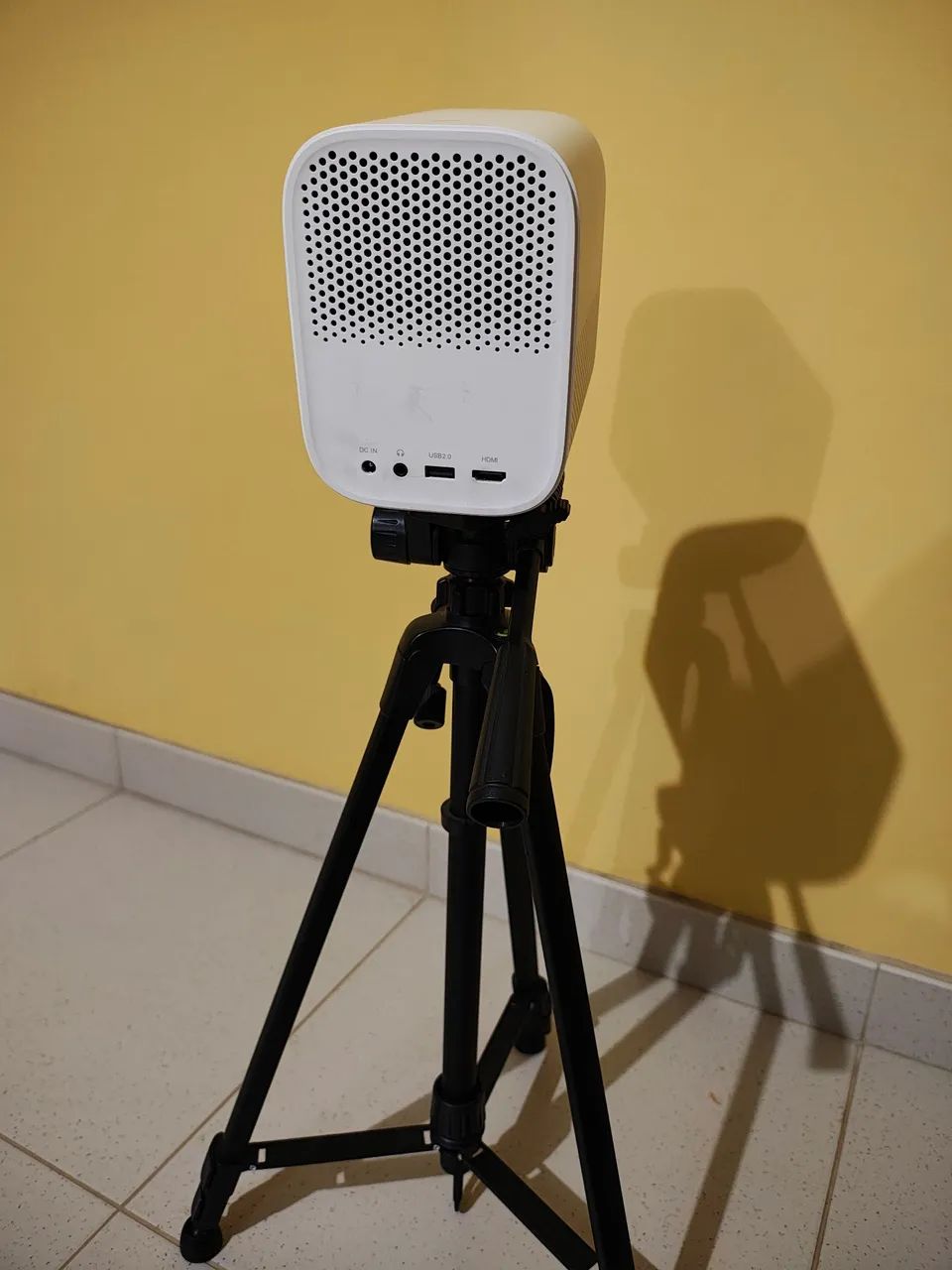 Projetor Xiaomi Mi Smart com pedestal - Foto 2