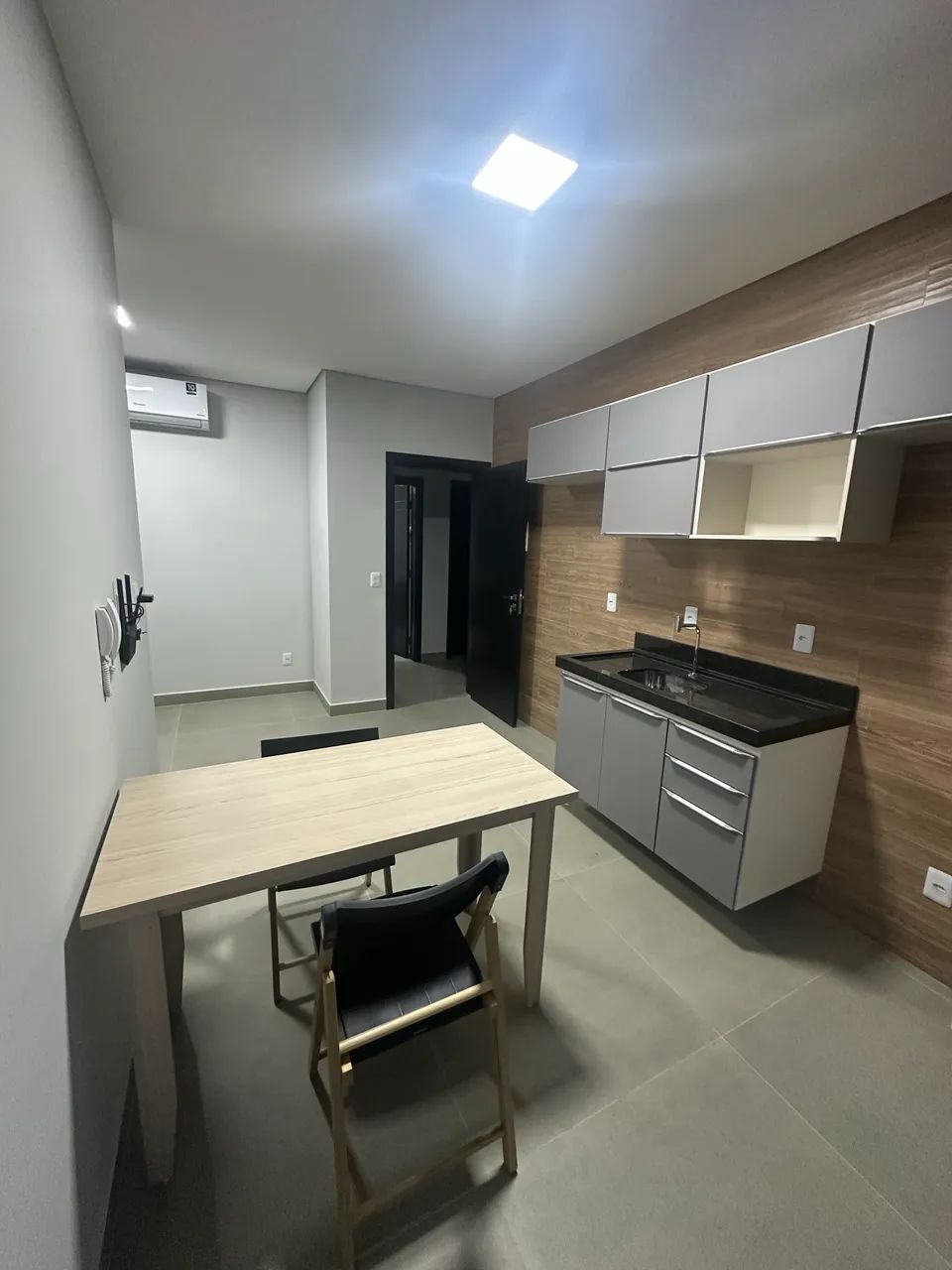 Aluguel. Apartamento novo. Parcialmente mobiliado. 1 dormitório.  - Foto 3