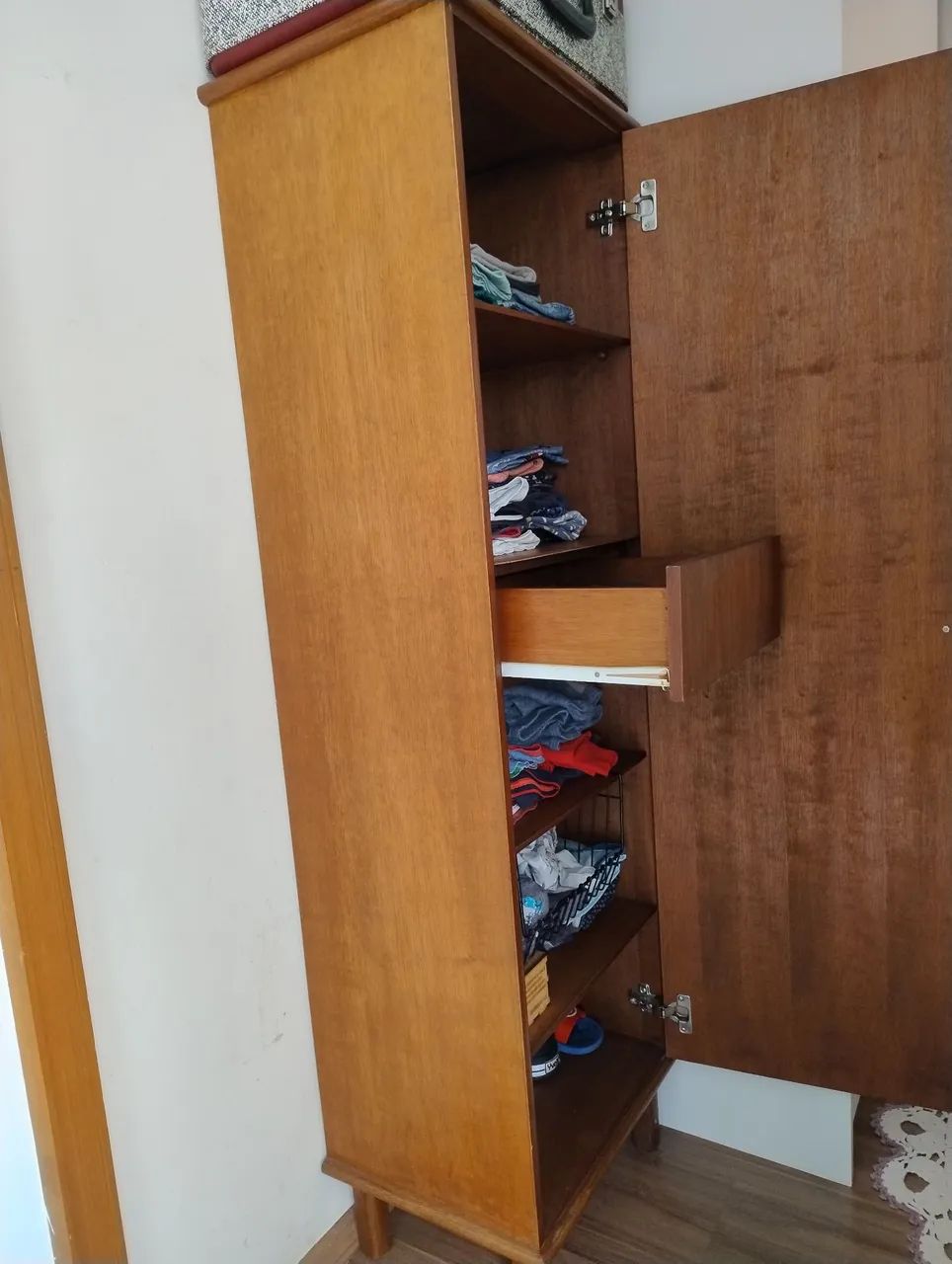 Vende-se armário vintage 