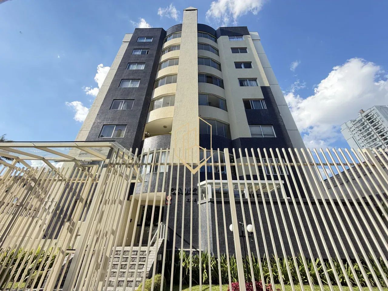Apartamento com 3 quartos e 2 vagas na Vila Izabel