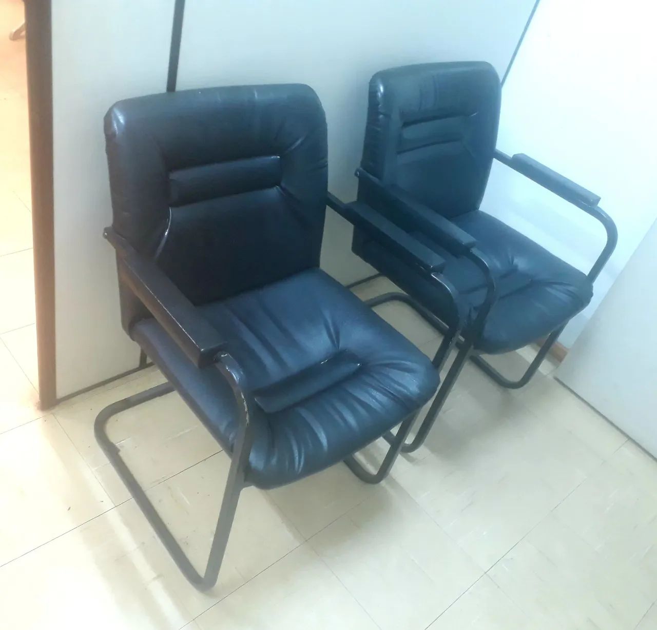 Vendo 2 cadeiras de escritório